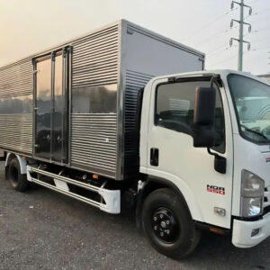 Xe tải Isuzu NQR 550 thùng kín 5.1 tấn