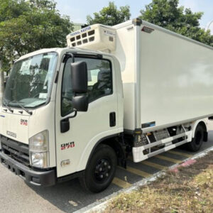 Xe tải ISUZU 2.5 tấn đông lạnh QKR270