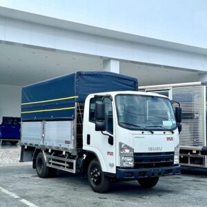 Xe tải Isuzu QKR 230 thùng bạt 2.2 tấn