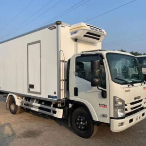 Xe tải Isuzu NPR 350 thùng đông lạnh Quyền Auto 3.4 tấn