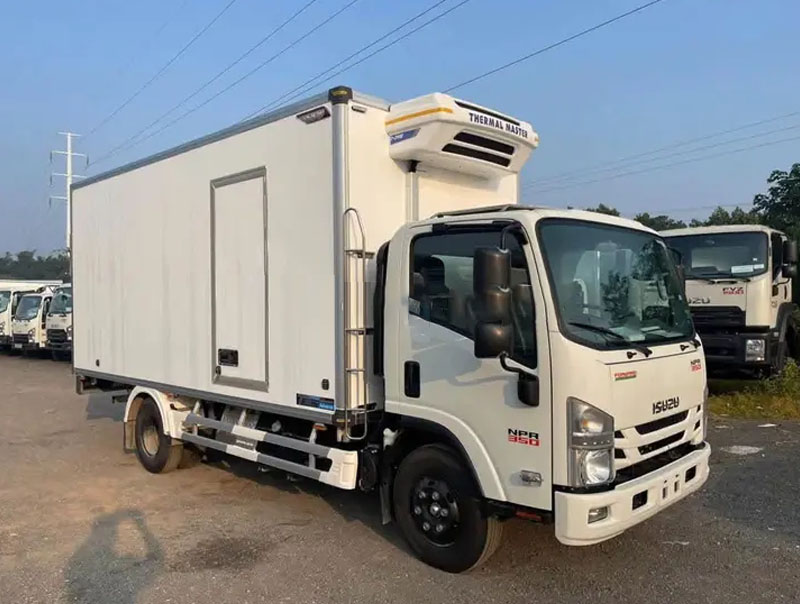 Xe tải Isuzu NPR 350 thùng đông lạnh Quyền Auto 3.4 tấn