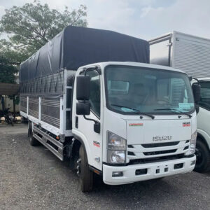 Xe tải Isuzu NQR 550 thùng bạt 5.3 tấn