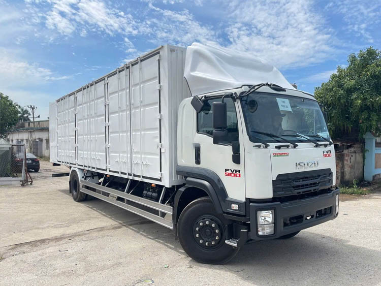 Xe tải Isuzu FVR 900 thùng kín container 6.5 tấn