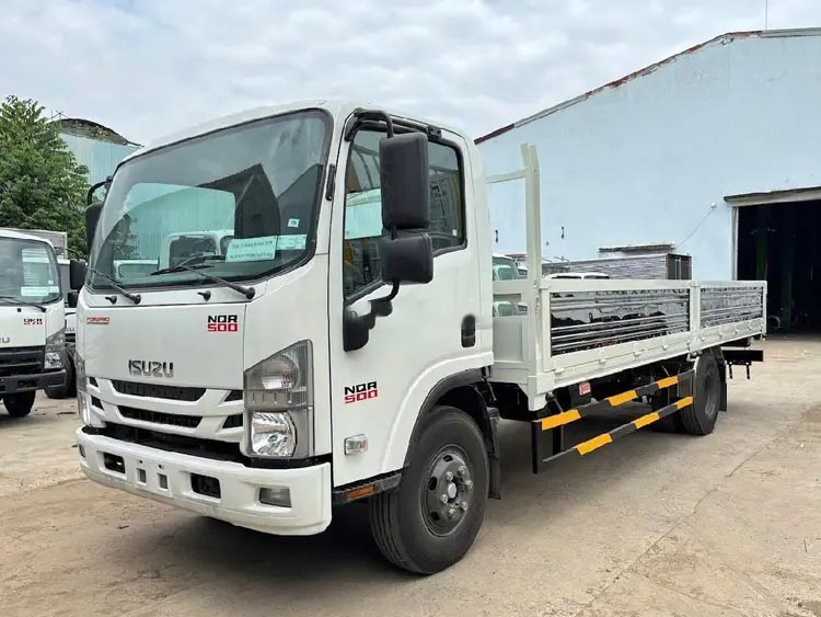 Xe tải Isuzu NQR 500 thùng lửng 5 tấn