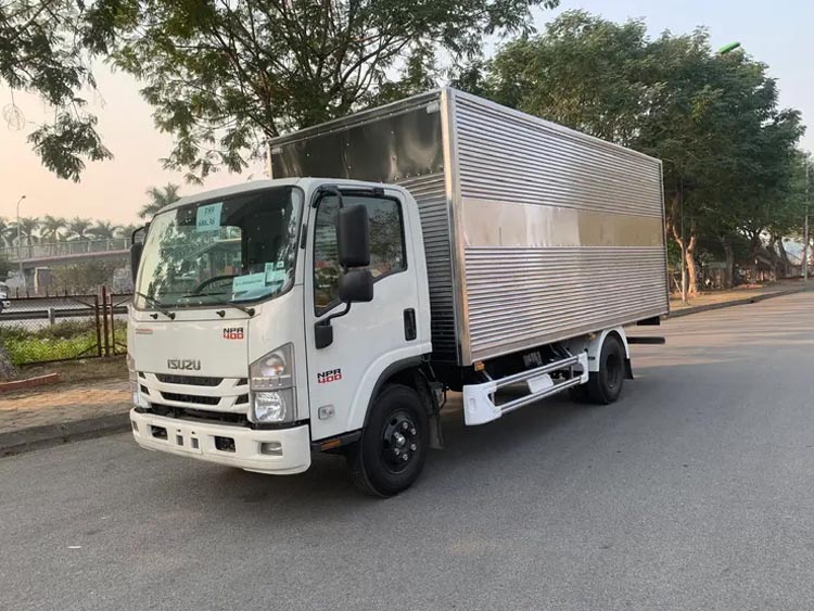 Xe tải Isuzu NPR 400 thùng kín 3.5 tấn